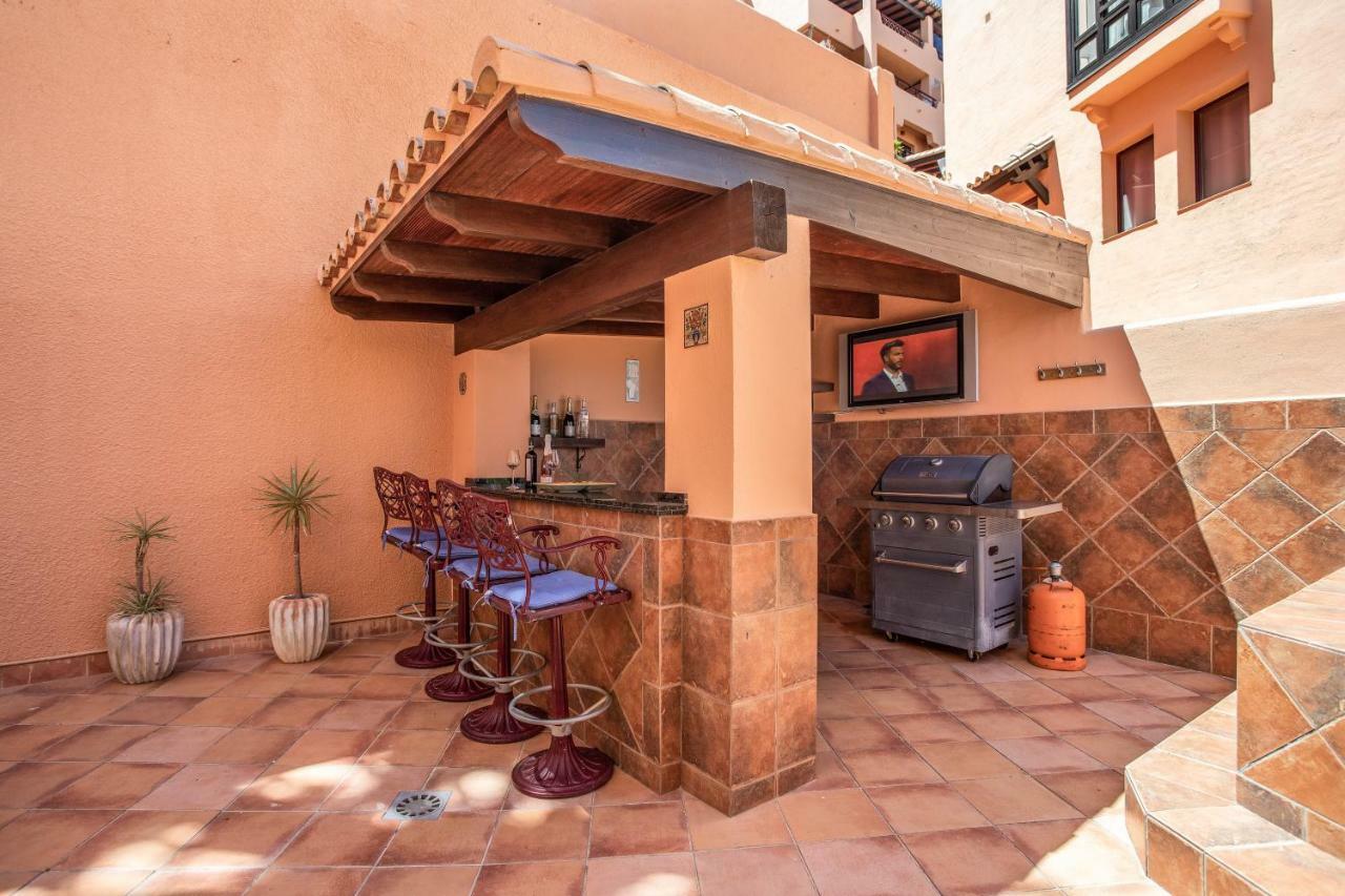 Stunning 4 Bed Duplex In Calahonda With Sea Views *