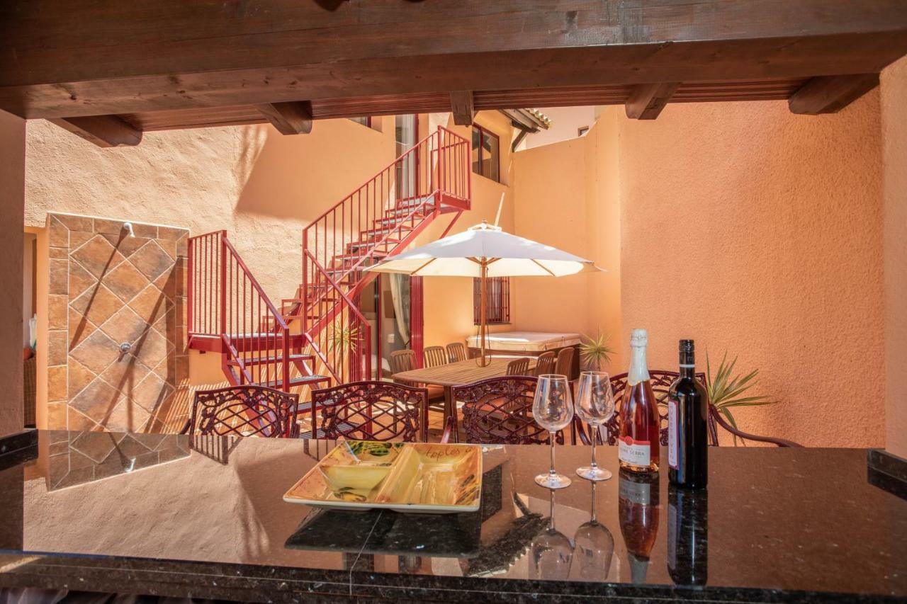 Stunning 4 Bed Duplex In Calahonda With Sea Views *