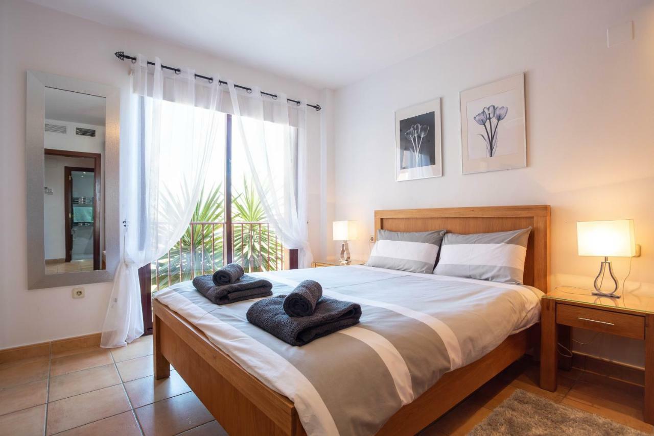 Stunning 4 Bed Duplex In Calahonda With Sea Views Appartement *