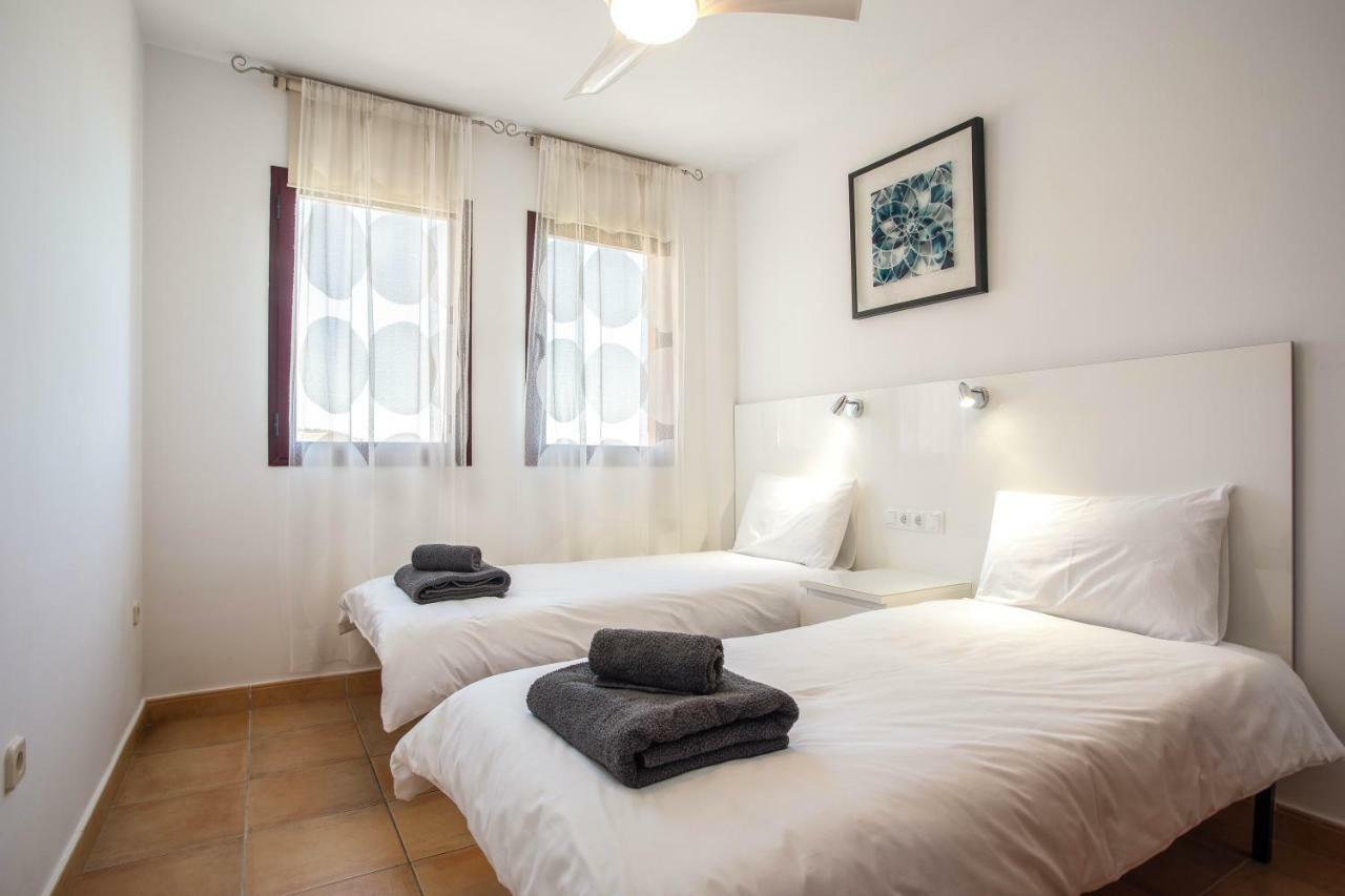 Stunning 4 Bed Duplex In Calahonda With Sea Views Appartement *